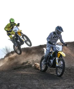 2 bike rider jum a hill